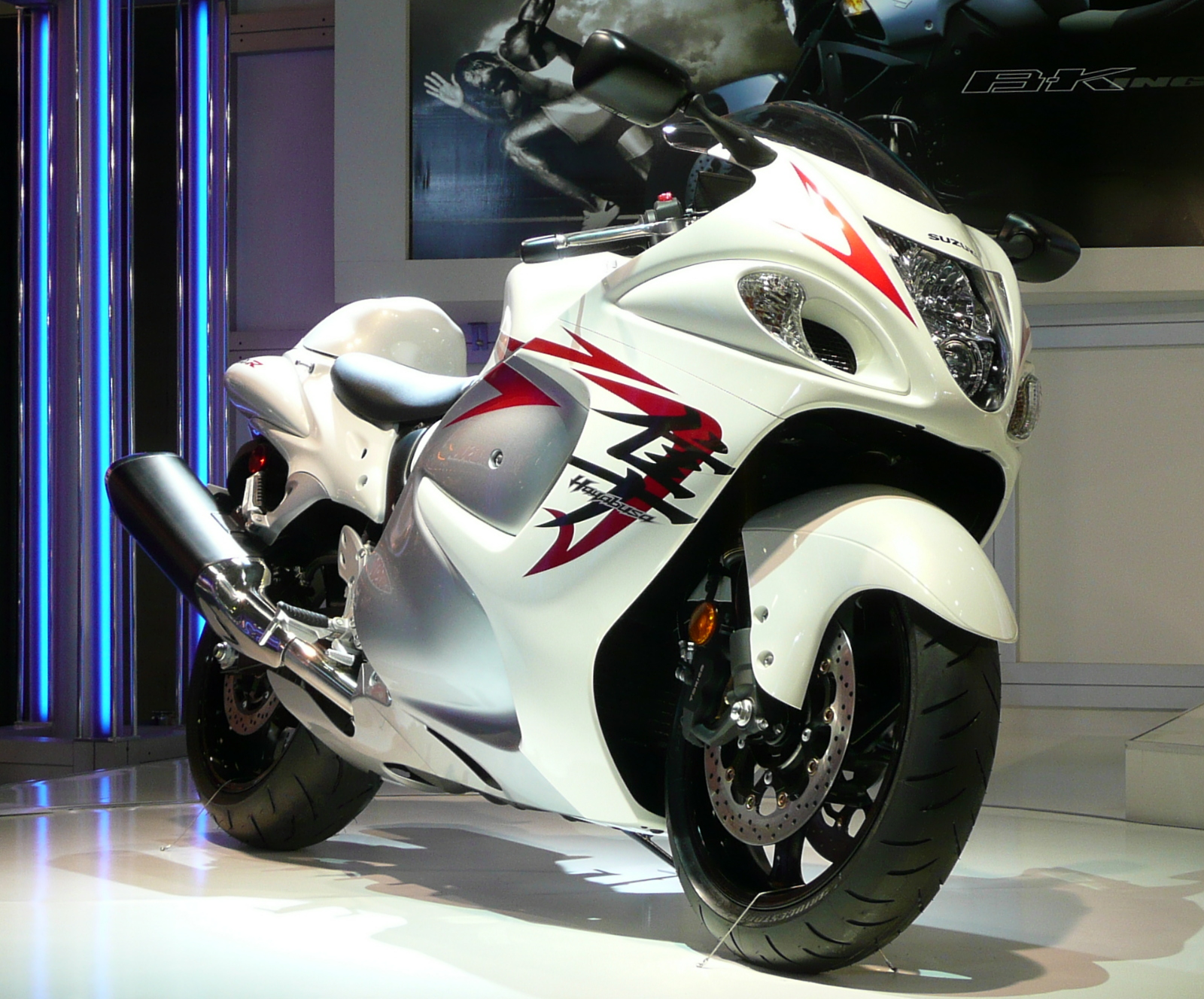 http://4.bp.blogspot.com/-KlYXpnUE_Ww/T03PtCZgYzI/AAAAAAAAA3s/3G53tknQB1M/s1600/Suzuki+Bike+Wallpaper+6.jpg
