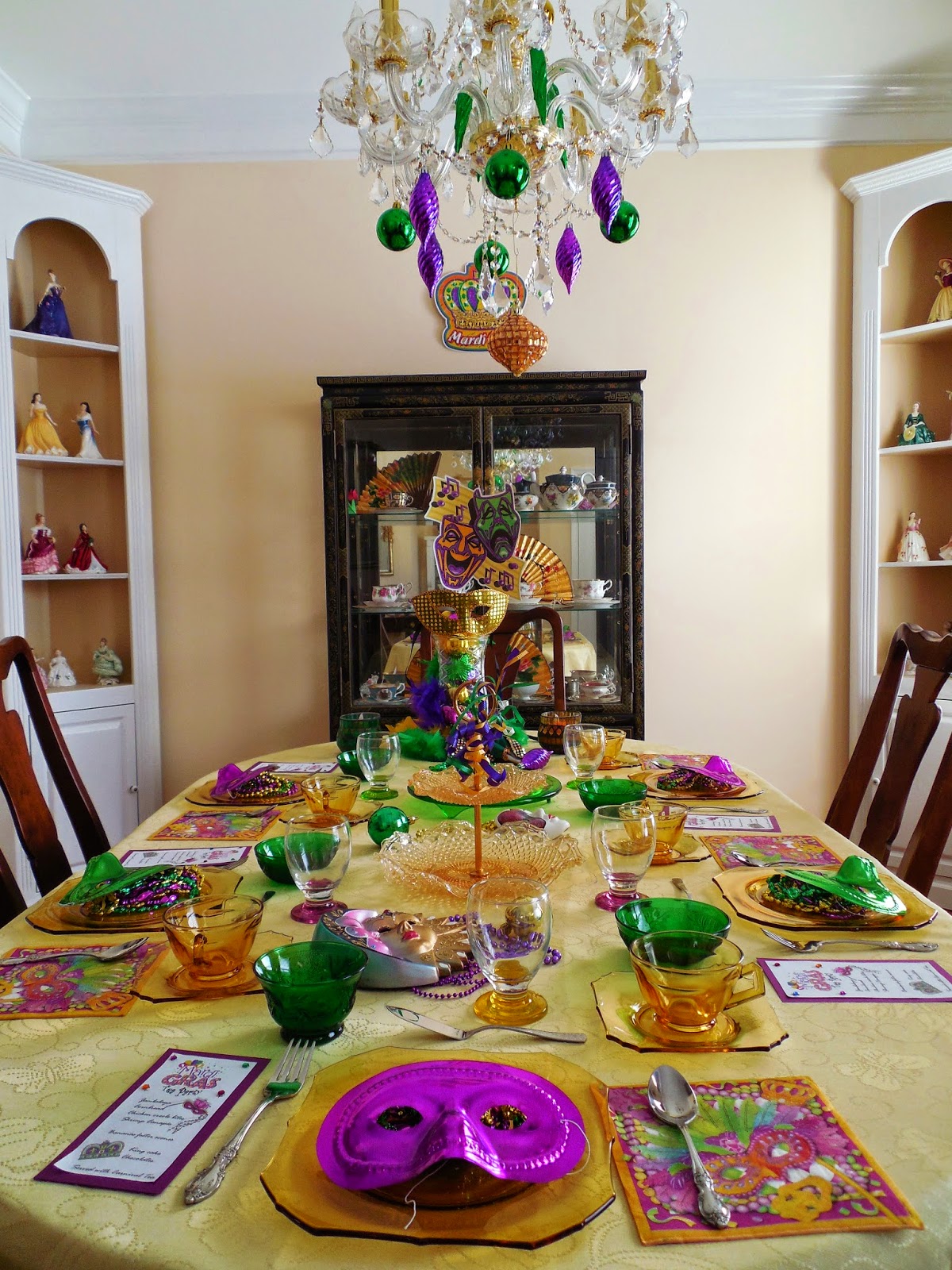 mardi gras plate set