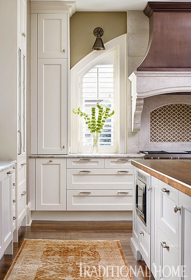 a design snack by Linda Pakravan Rugs in Kitchens