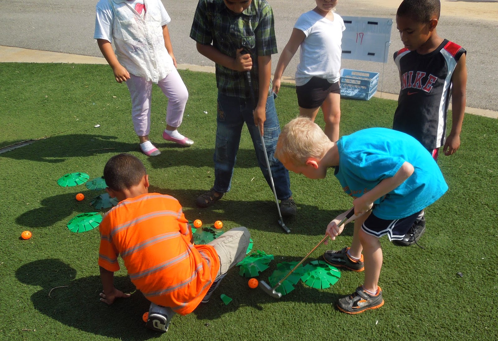 Miss Jones' Kindergarten Class Field Day