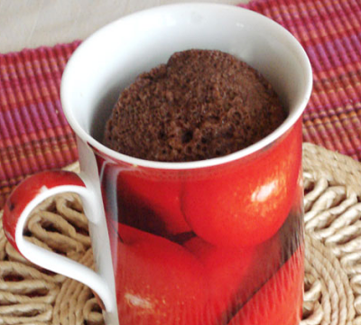 Bolo de chocolate na caneca