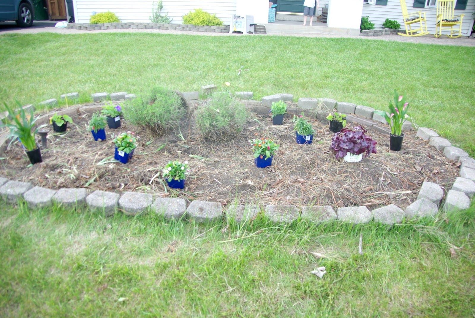 Updating front yard planter • Our House Now a Home