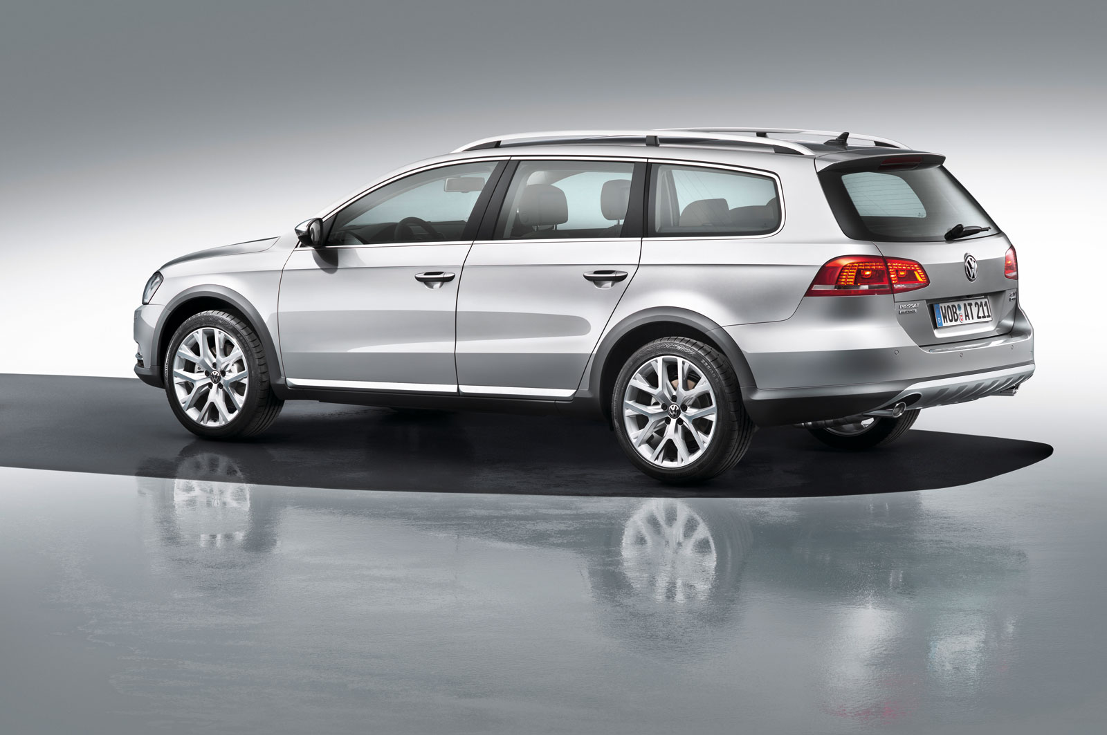 http://4.bp.blogspot.com/-KpXoIpclf0A/T_fZXaNrWNI/AAAAAAAAEOQ/0LL4yUIalPY/s1600/Volkswagen+Passat+Alltrack+2.0+TDI+Hd+Wallpapers+2012_1.jpg