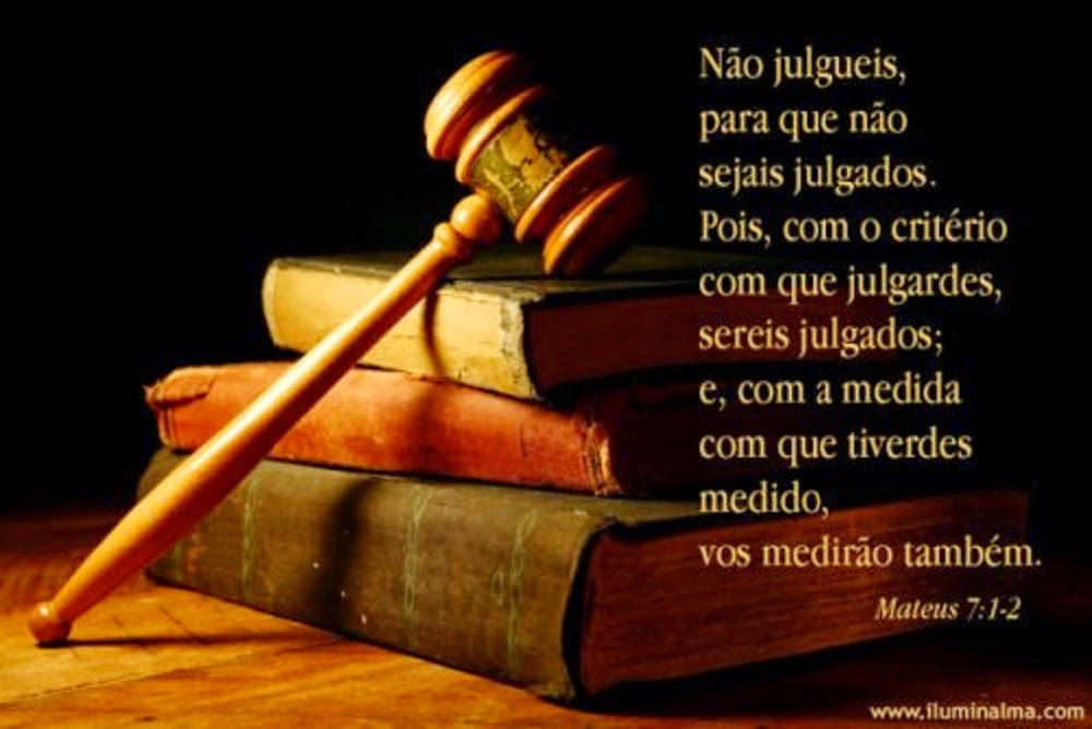 Cara que se levanta cheio da pessoa