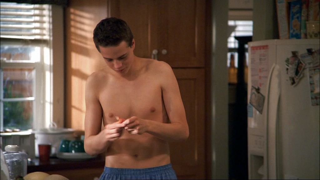 Kyle Gallner & Douglas Smith - Shirtless & Naked in "Big Love&...