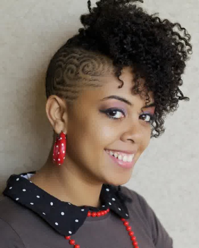 33 Creative Natural afro hairstyles for ladies Combine with Best Outfit