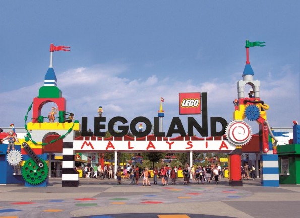 Pintu Masuk Legoland Malaysia (Entrance) legoland%2Bentrance Koleksi Gambar Legoland Malaysia yang Menarik