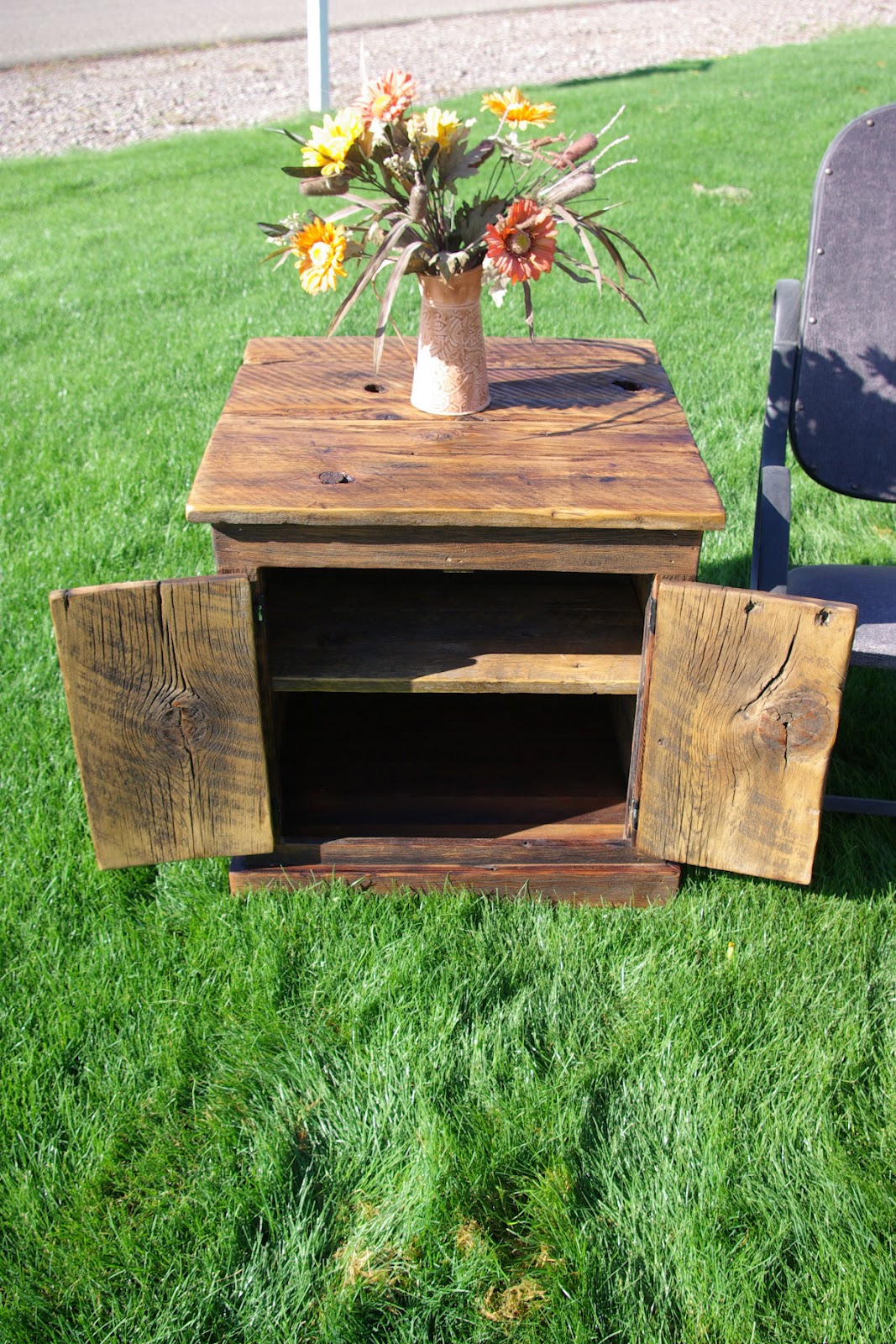 Reclaimed Rustics Barn Wood Coffee Table and Matching End Table