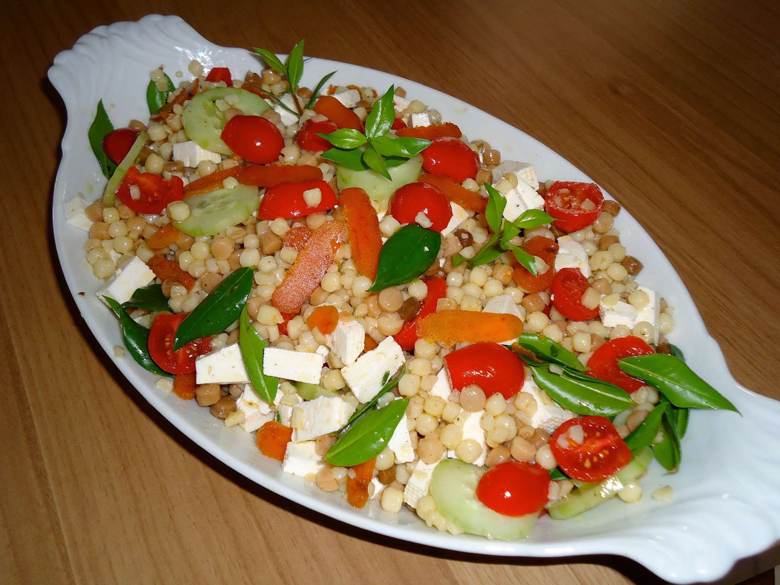 Insalata di fregola sarda con bottarga