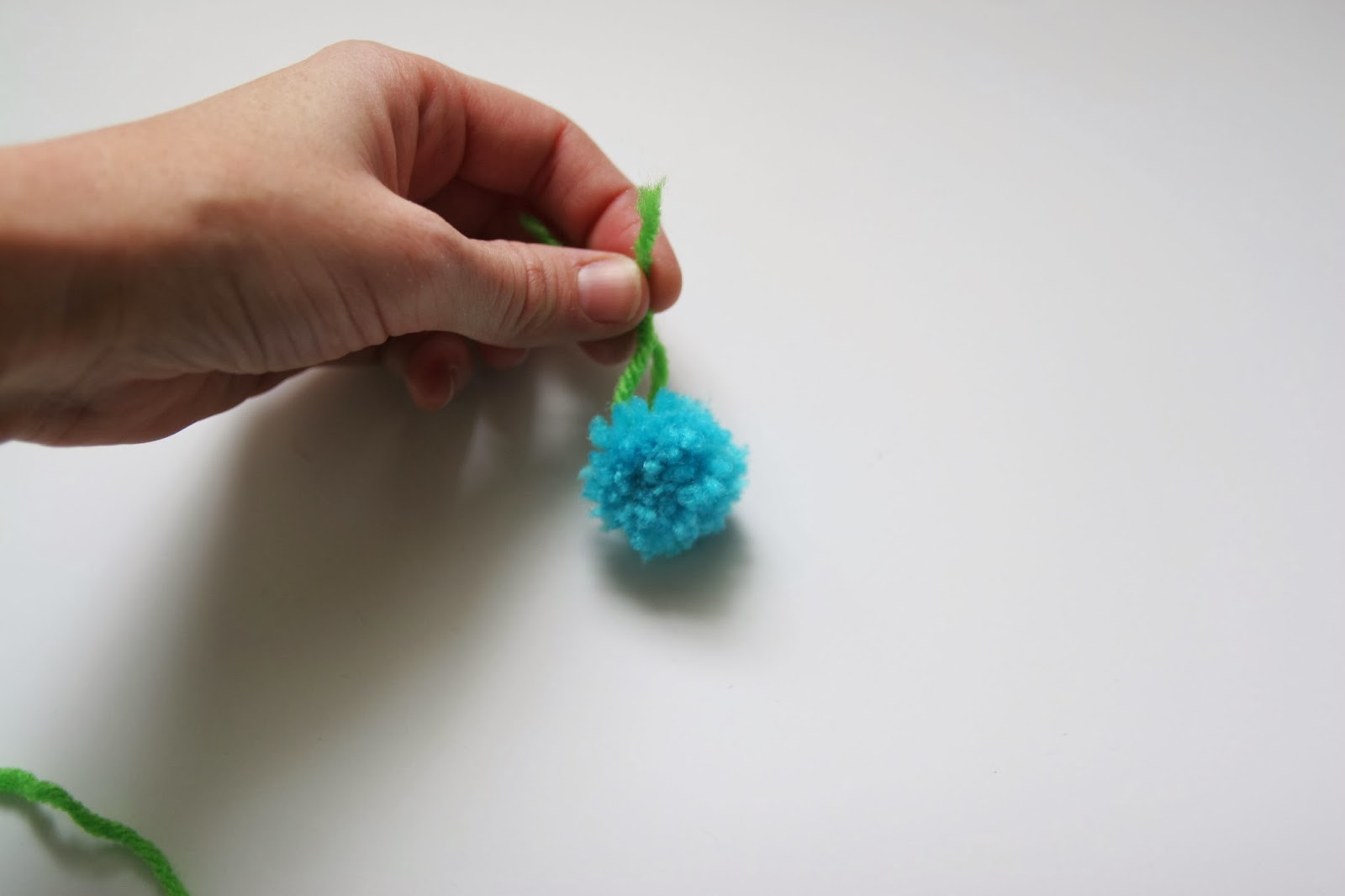 TUTORIAL DIY Pom Pom Garland Homemade Ginger