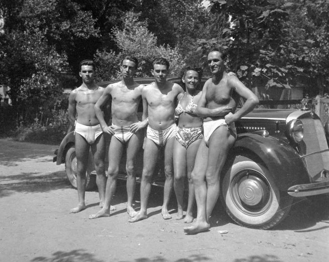F rd ruha s Mercedes Swimsuits and a Mercedes behind 1940