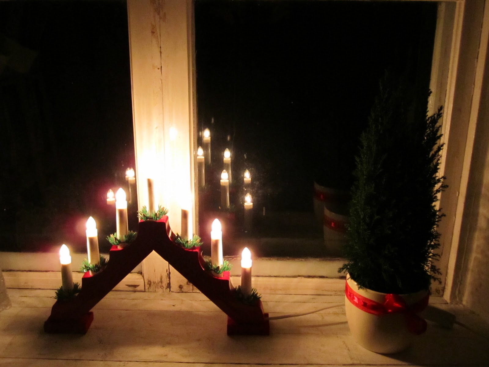 Helena's bookshelf Christmas in Sweden, part 1