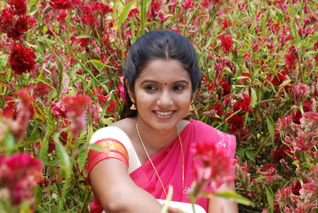 Nadaswaram Serial Malar Srithika Photo Gallery,Nadhaswaram Serial Actress Malar Pictures