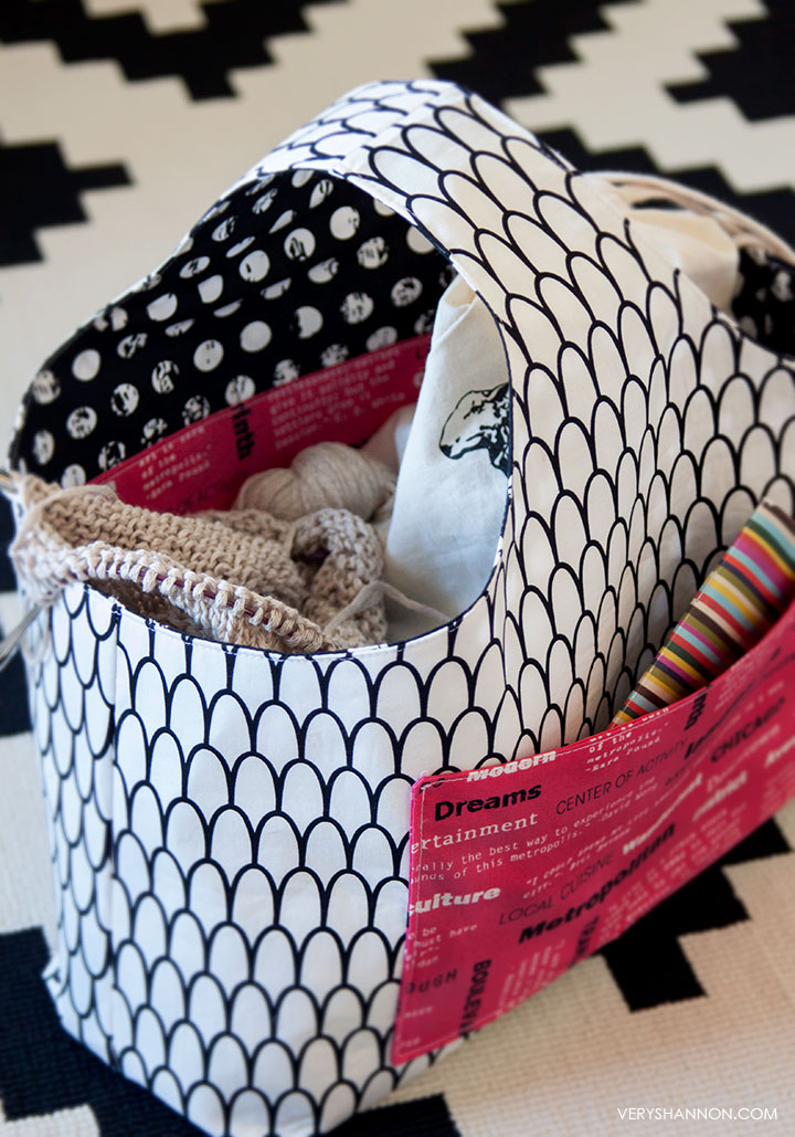 FREE Reversible Box Tote Pattern // VeryShannon.com