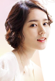 2) Han Ga In