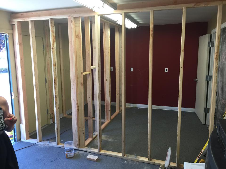 One Thrifty Chick DIY Dressing Rooms { Budget Designs }