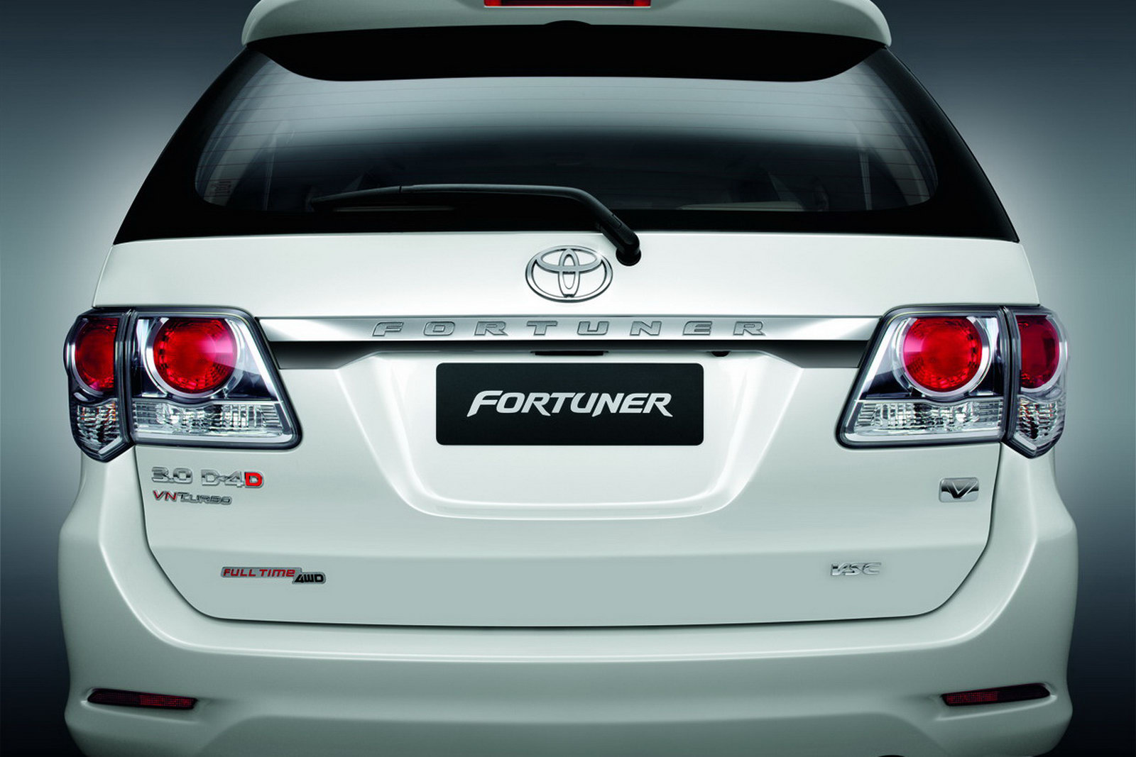 Memahami Kekuatan dan Kelemahan Belakang Toyota Fortuner: Sebuah Analisis Mendalam