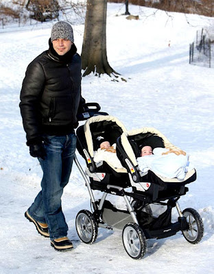 Beautiful twin babies pictures
