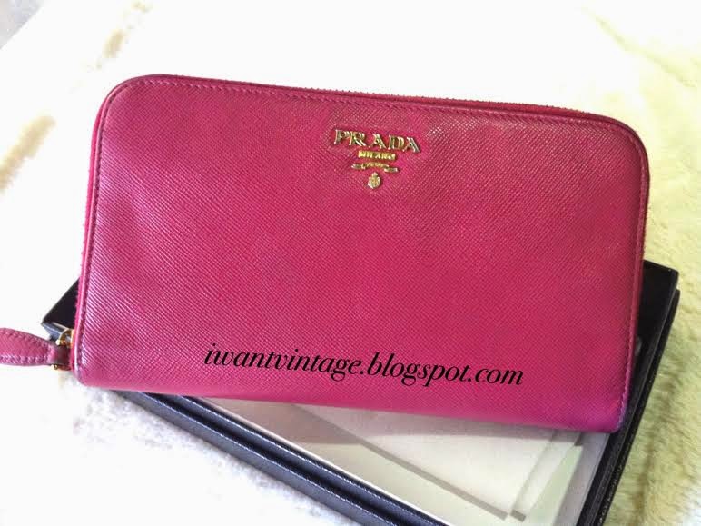 I Want Vintage | Vintage Designer Handbags: Prada Saffiano Zip ...
