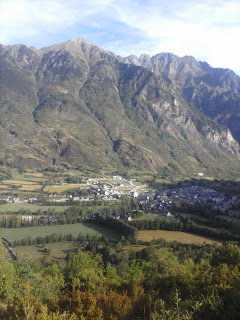Benasque y la Tuca de Mon al fondo