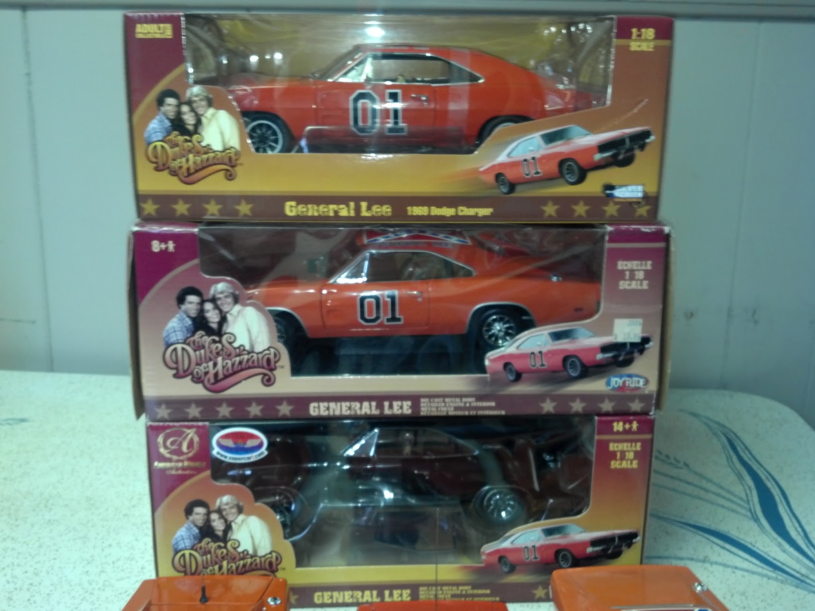 Dukes of Hazzard Collector New 1/18 Scale Diecast General Lee from