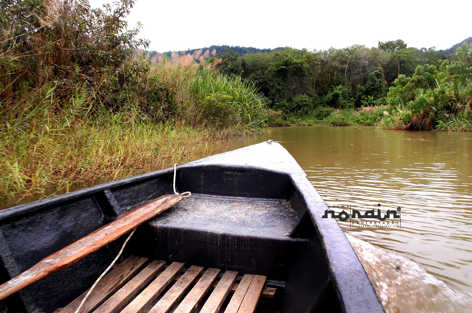 Merasai Keindahan Tasik Raban Lenggong Dengan Menaiki Bot Penambang Merasai Keindahan Tasik Raban Lenggong Dengan Menaiki Bot Penambang