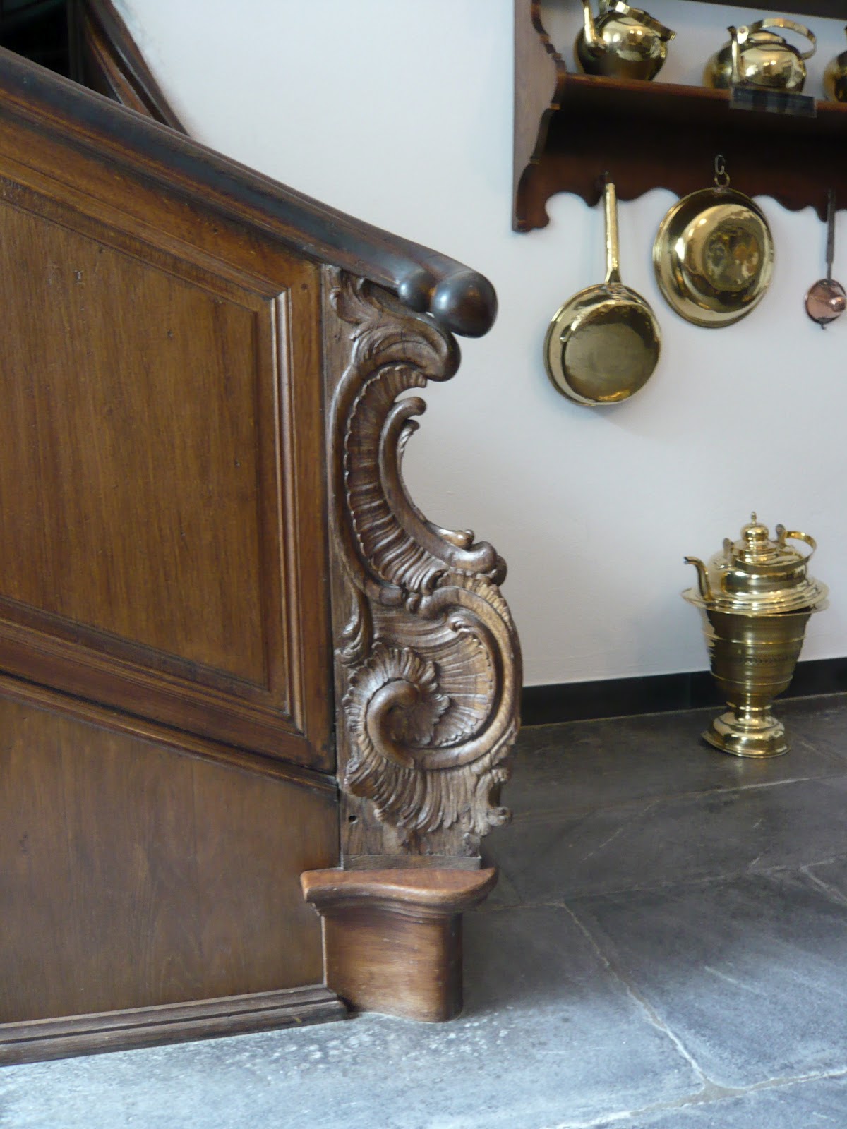 Ornamentsnijder - PATRICK DAMIAENS: augustus 2012