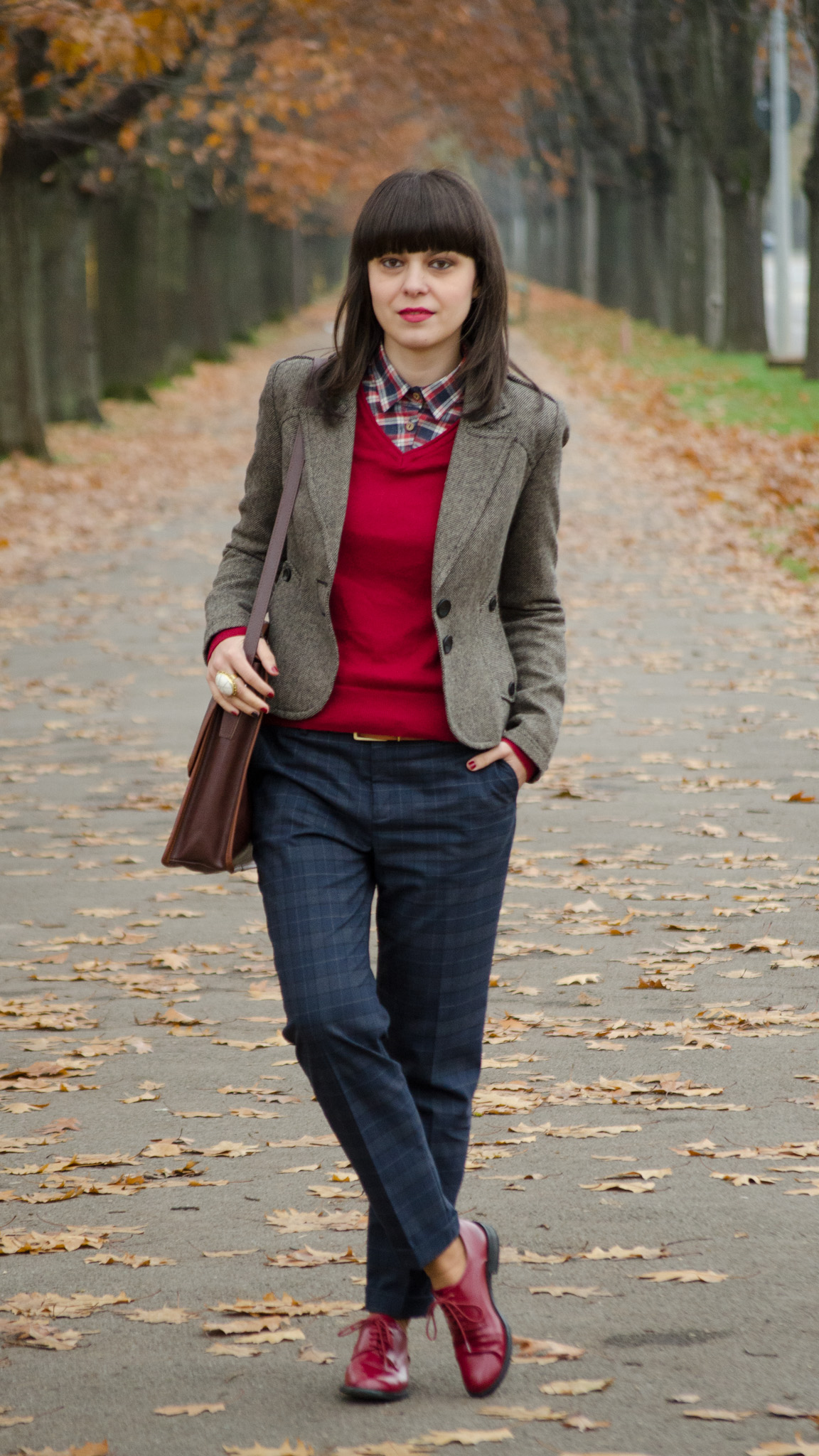 tartan boyish corporate look zara pants burgundy man shoes poema brown bag satchel fake shirt sweater koton thrifted