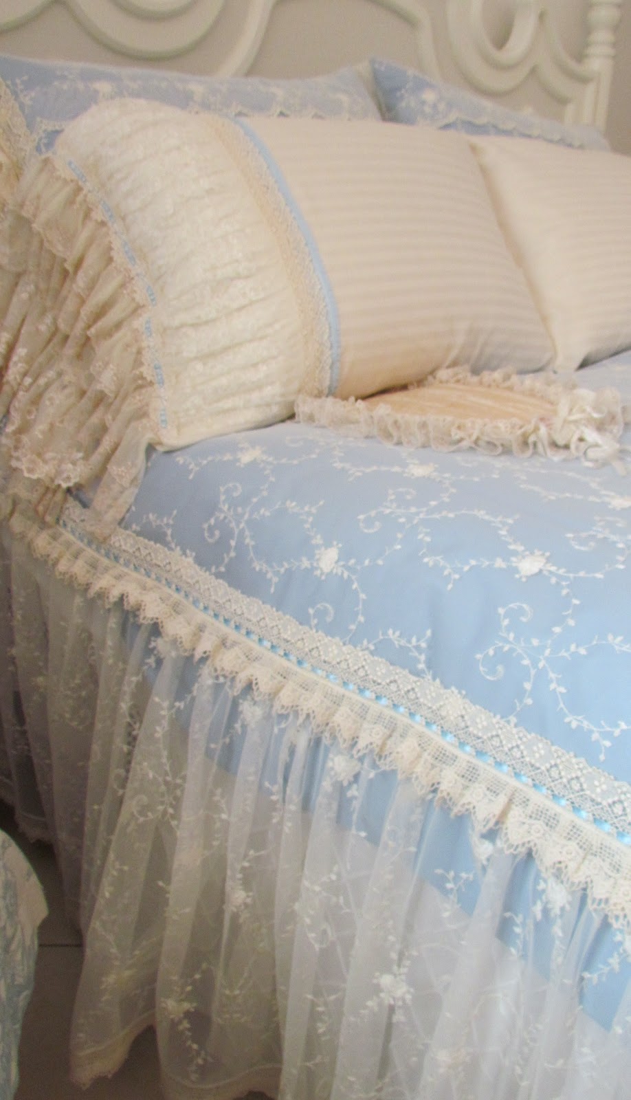 Angela Lace Lace Bed Cover