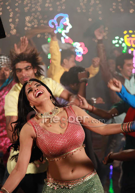 Veena+Malik+Jatts+in+Golmaal+item+song+(10)