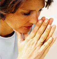 evangélicos - Cresce número de evangélicos sem vínculo com igrejas Woman_praying