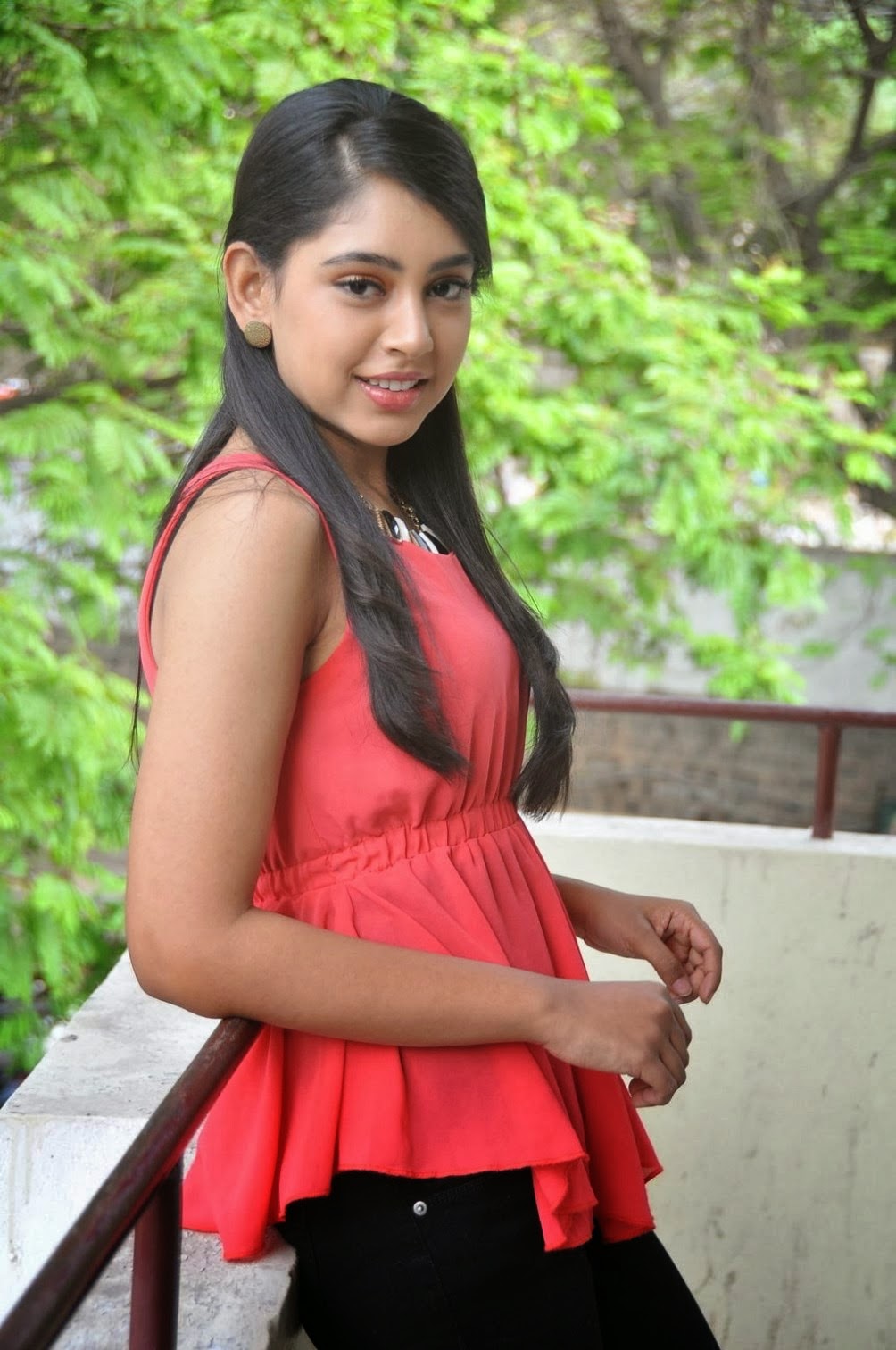 NITI TAYLOR PHOTOS | SL-MIRROR -CATEGORIES DOWNLOAD