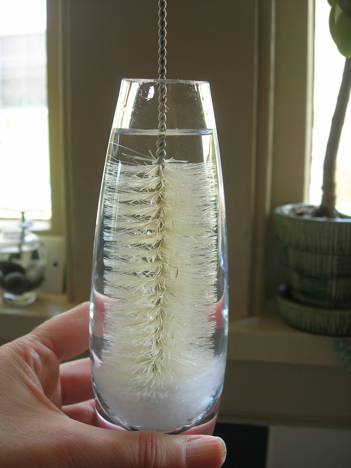 My Little Bungalow Cleaning Vases