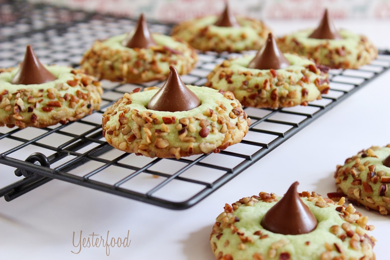 Yesterfood Pistachio Kiss Pudding Cookies