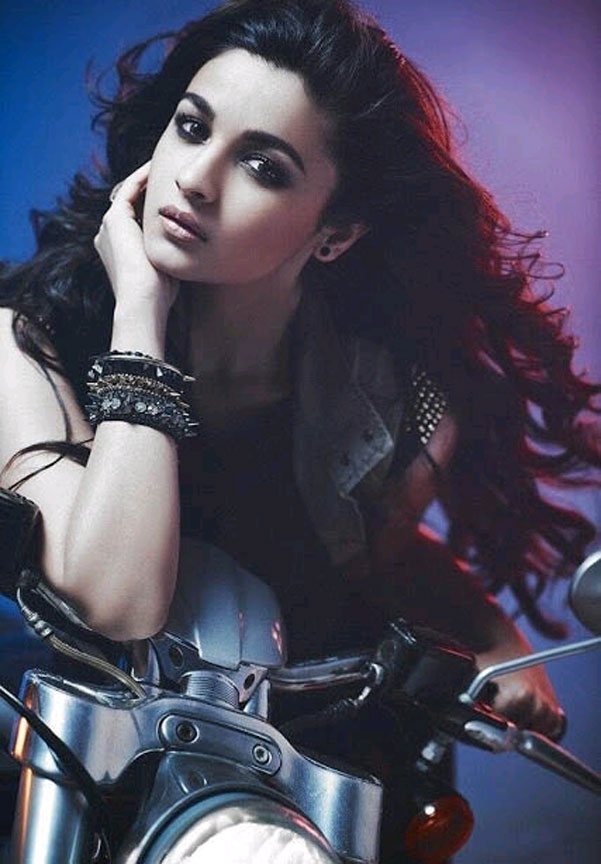 Alia Bhatt Spicy Photos – Cinema Gallery