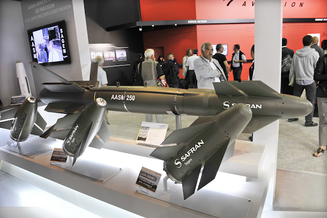 The AASM air-to-ground precision-guided weapon comprises a guidance kit and a range augmentation kit for conventional bombs AASM Hammer