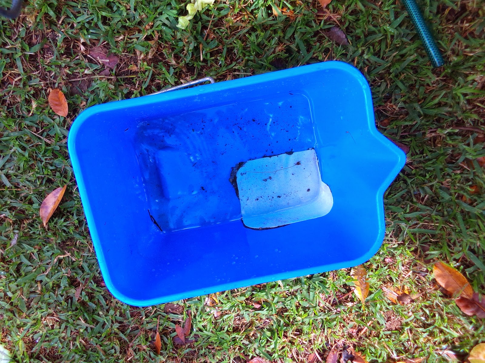 Fixing holes in plastic buckets!
