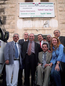 Abu Aiman, ao centro, com a delegação de parlamentares brasileiros
