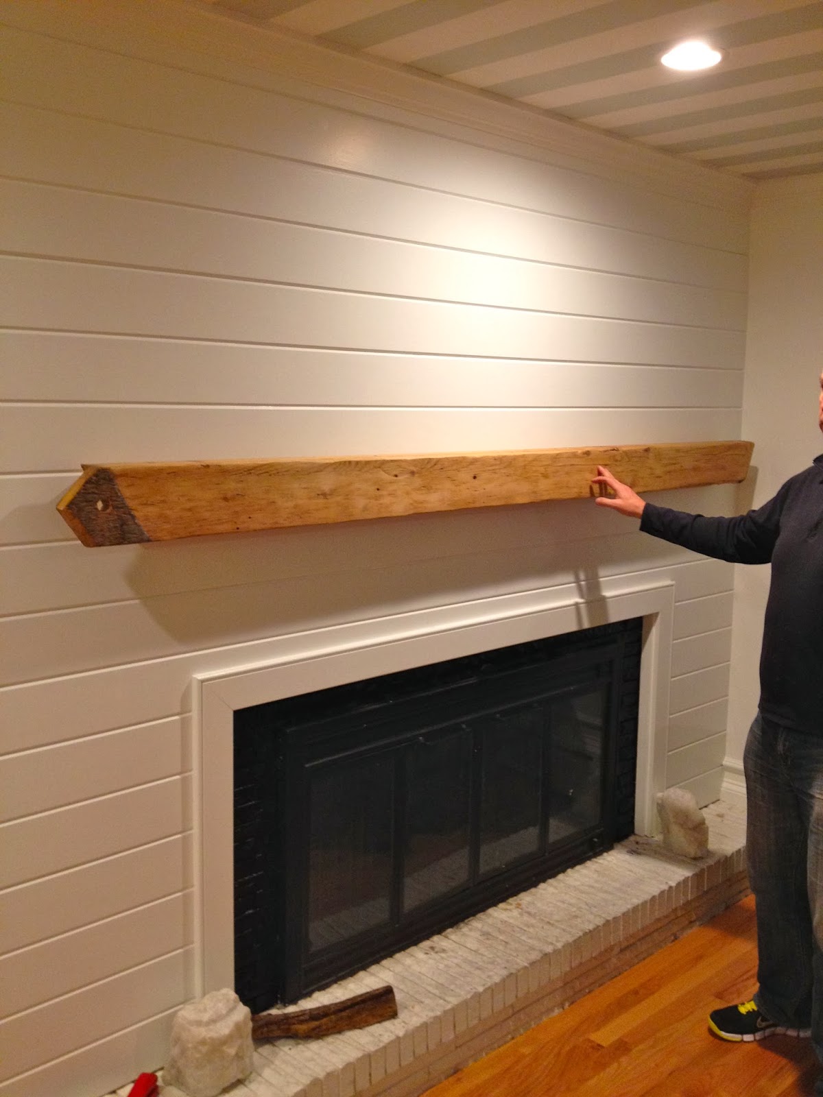 GORGEOUS SHINY THINGS: My Fireplace/ Mantle Makeover GORGEOUS SHINY THINGS: My Fireplace/ Mantle Makeover
