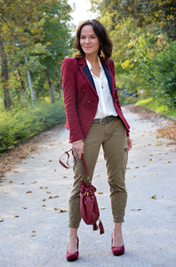 https://ladyofstyle.com/2014/09/casual-autumn-look-in-burgundy-and-olive.html