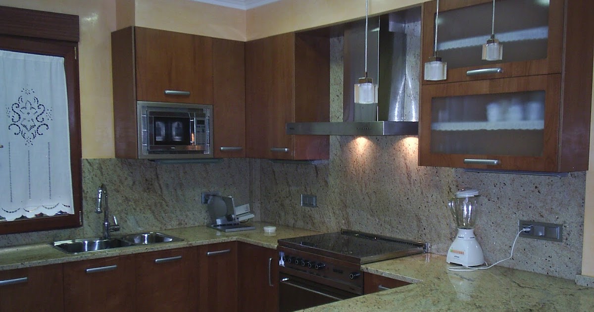 SANSU COCINAS Y CARPINTERIA: COCINA EN COLOR CEREZO COMBINADA CON GRANITO
