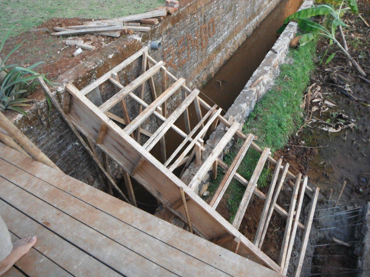 Indonesia ...not yet truly asia!: e ora... pensiamo un po al giardino! Come costruire una scala in muratura