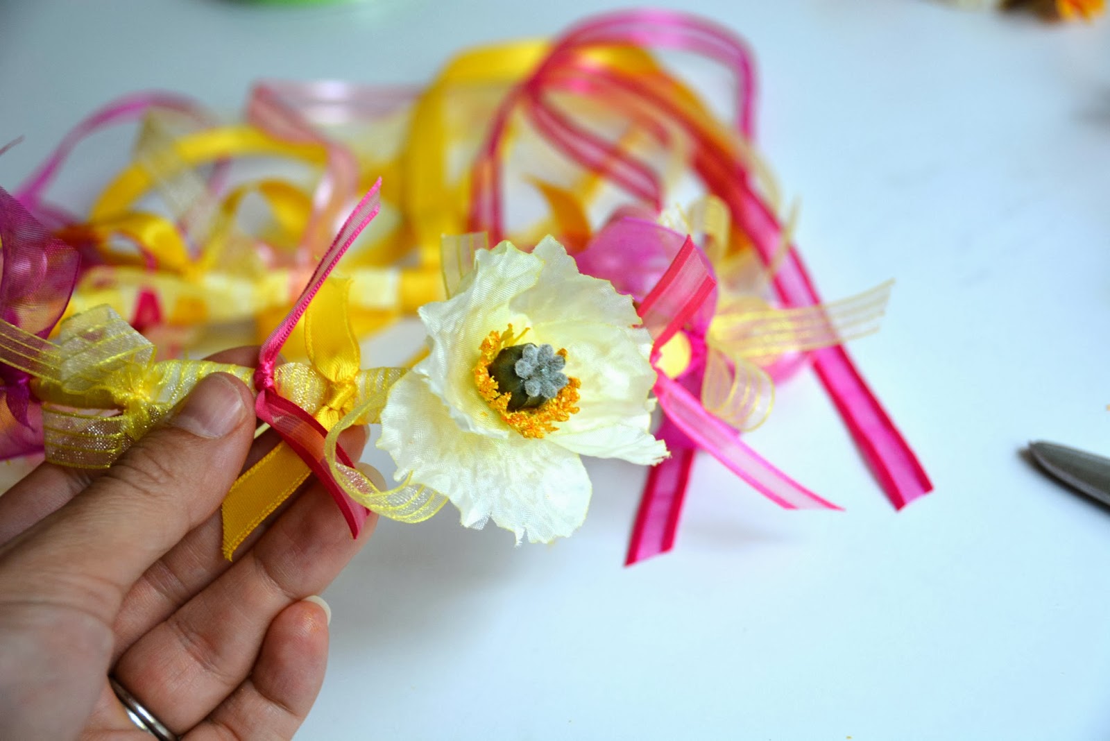 Aesthetic Nest Craft Ribbon and Flower Crowns (Tutorial)