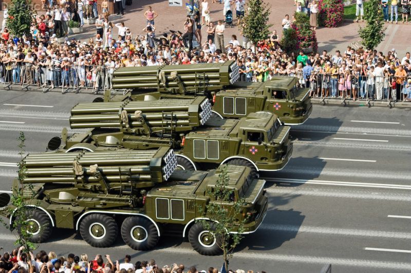 BM-27_Uragan_Ukraine_parade.jpg