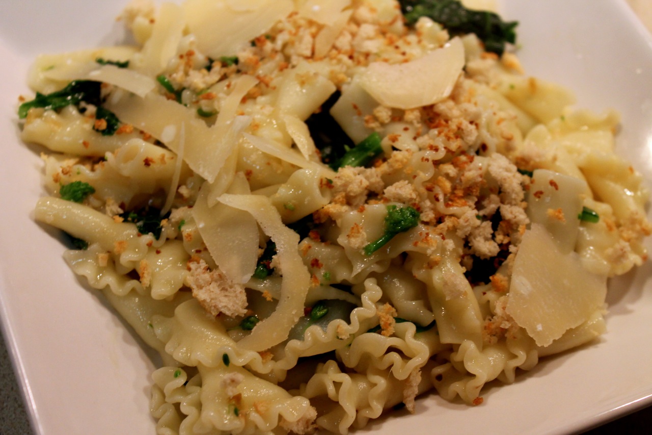 Watch Linguine with Broccoli Rabe and Anchovies video Watch Linguine with Broccoli Rabe and Anchovies video