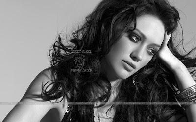 Hilary Duff_Click on the Image for Larger View Hilary Duff HQ Wallpaper