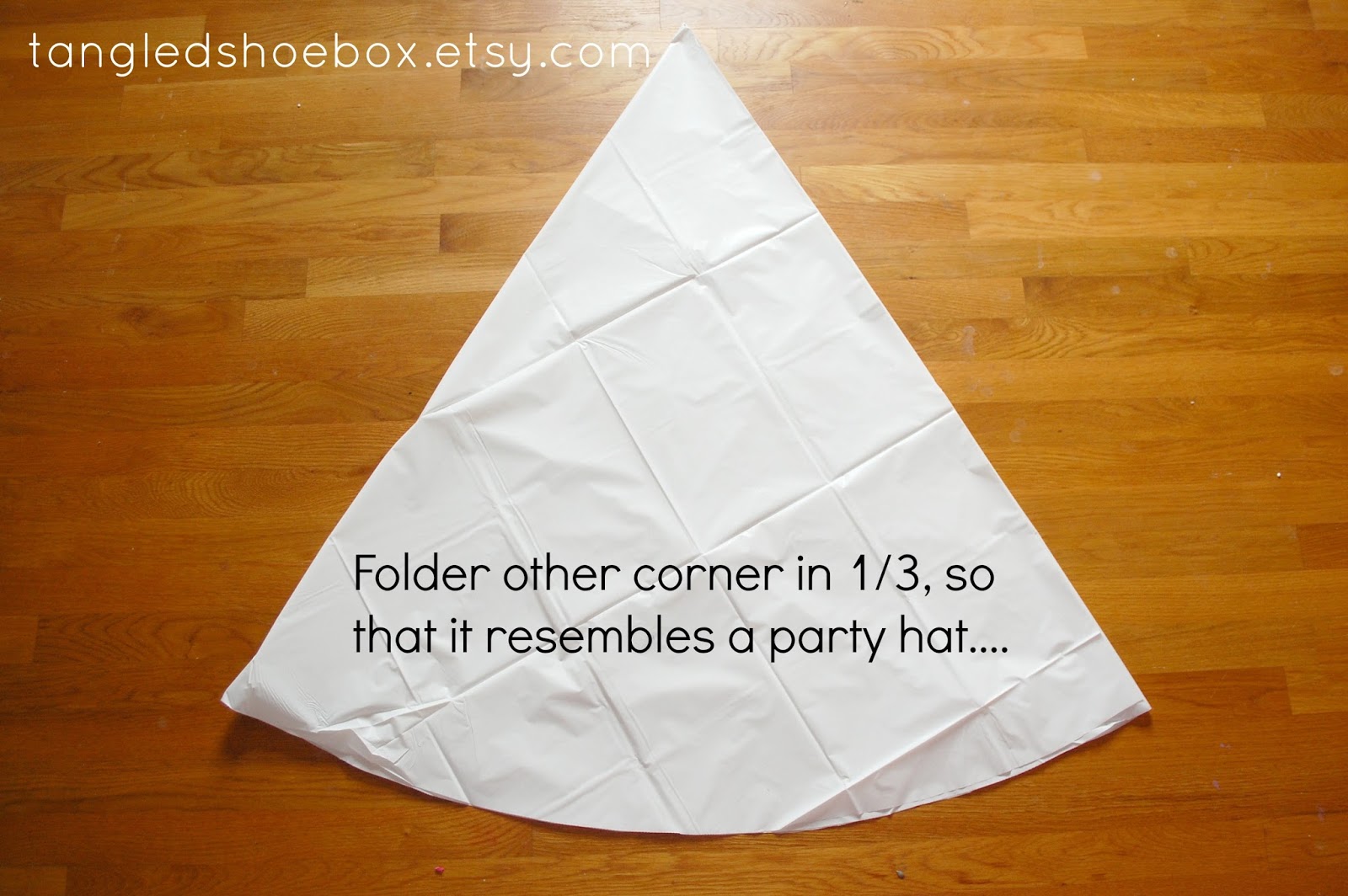 tangled shoebox DIY Spider  (Dollar Tree Round Tablecloth)