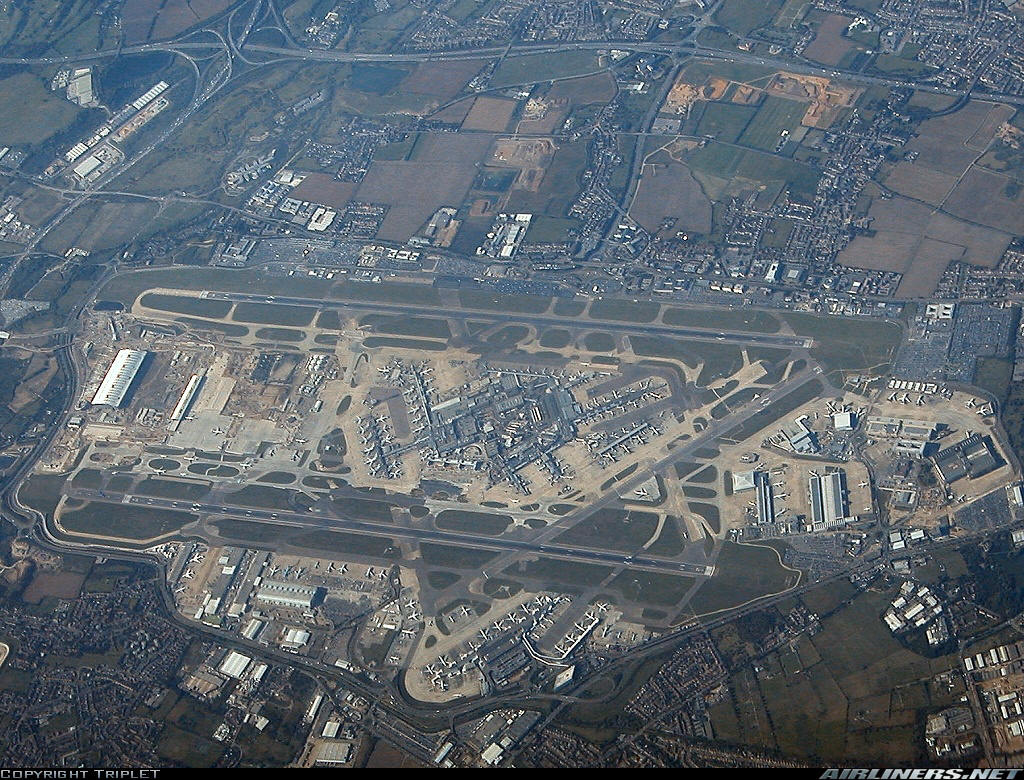 http://4.bp.blogspot.com/-L7xs_3Ic5Cc/Tl4xSJn_-DI/AAAAAAAABEE/nY7XcL--CNw/s1600/the_biggest_airports.jpg