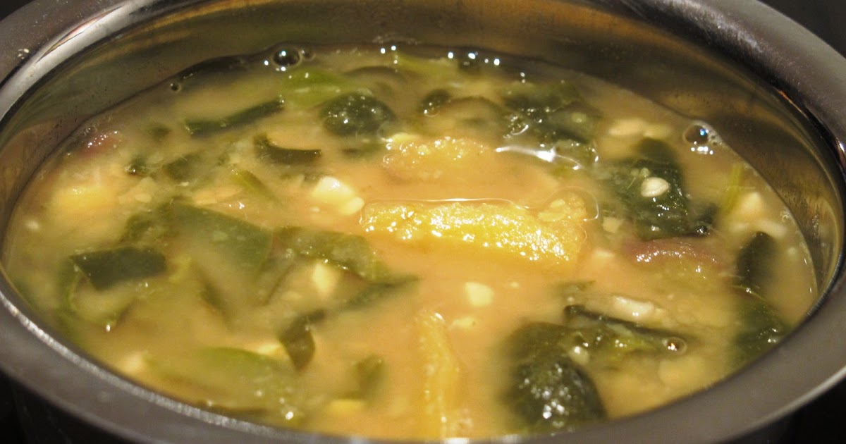 Eatomaniac ) Mango, Spinach and Lentil Soup Palak Dal with Mangoes