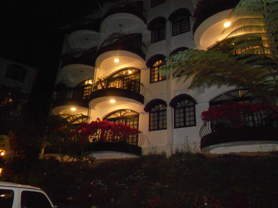 Waktu Malam di Strawberry Park Resort